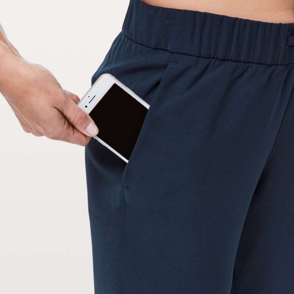 Lululemon On The Fly Crop *Woven 23" True Navy - Picture 4 of 10